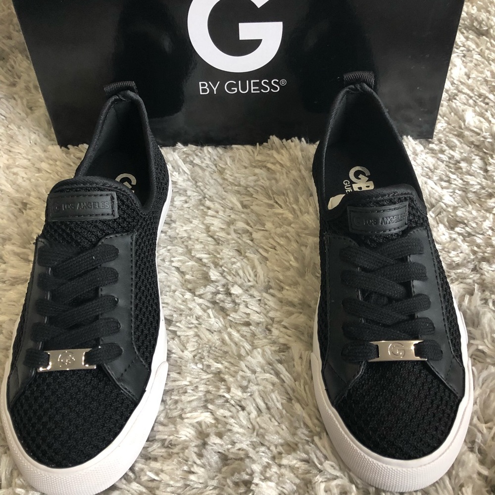 NWT Guess gym shoes